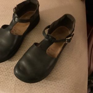 Aurora Shoe Co., navy blue leather T-Strap.  Womens 9D EUC